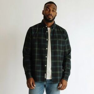 Etienne Aigner Vintage Men's 17 34/35 Green Plaid Long Sleeve Shirt